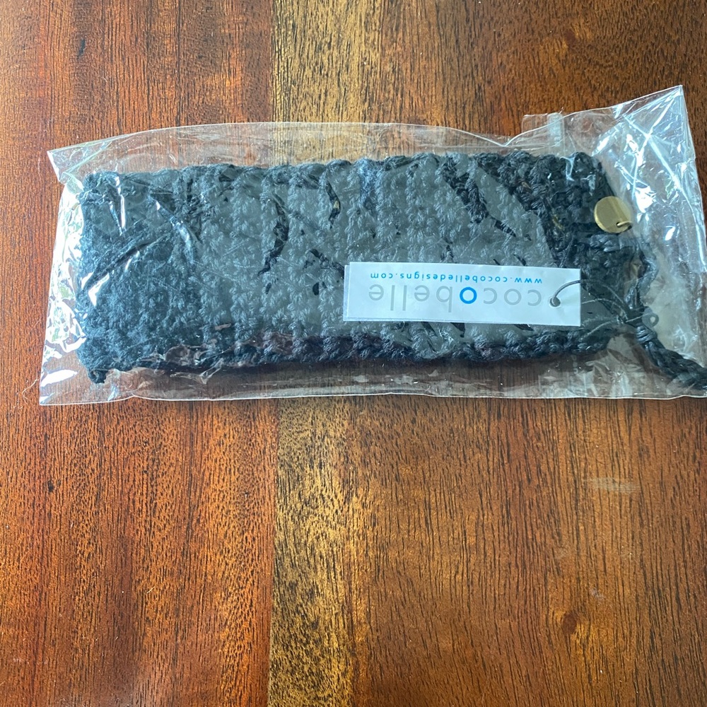 NWT Anthropologie Cocobelle Papua Shell Beaded Woven Bracelet Woman’s Black - Picture 7 of 9